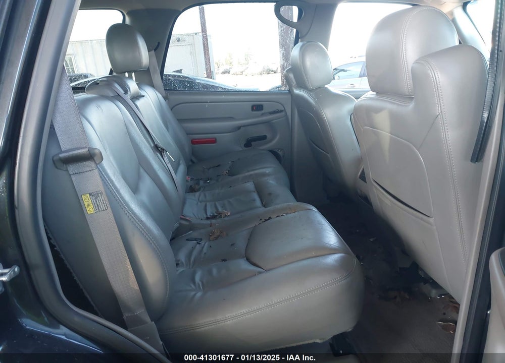 2005 CHEVROLET TAHOE LT VIN: 1GNEC13T75R199762
