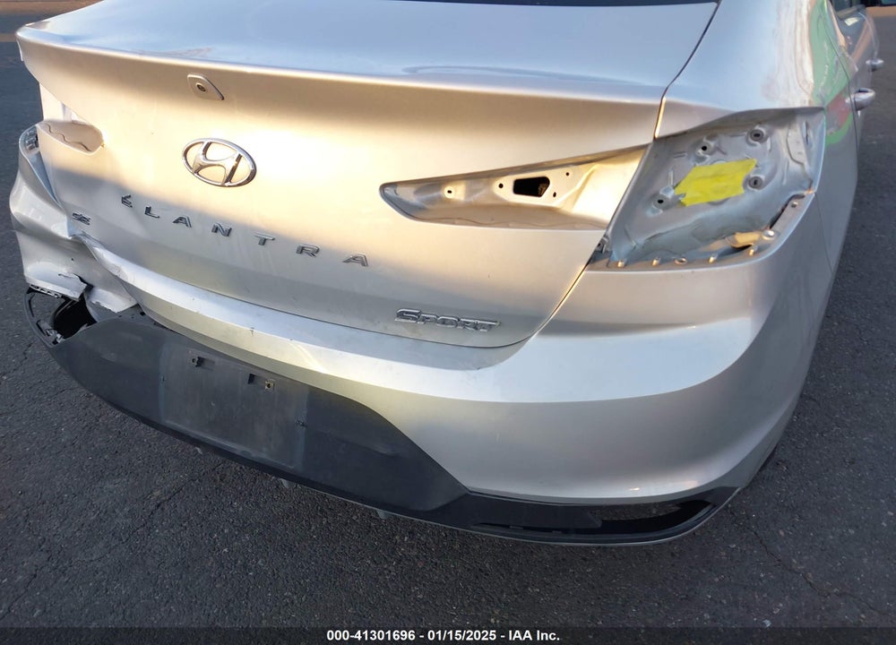 2019 HYUNDAI ELANTRA VIN: 5NPD74LF5KH435395