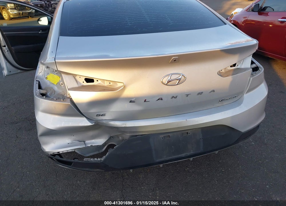 2019 HYUNDAI ELANTRA VIN: 5NPD74LF5KH435395
