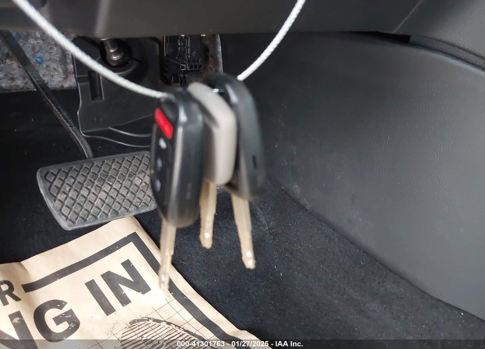 2019 HONDA CR-V LX VIN: 2HKRW5H33KH402957
