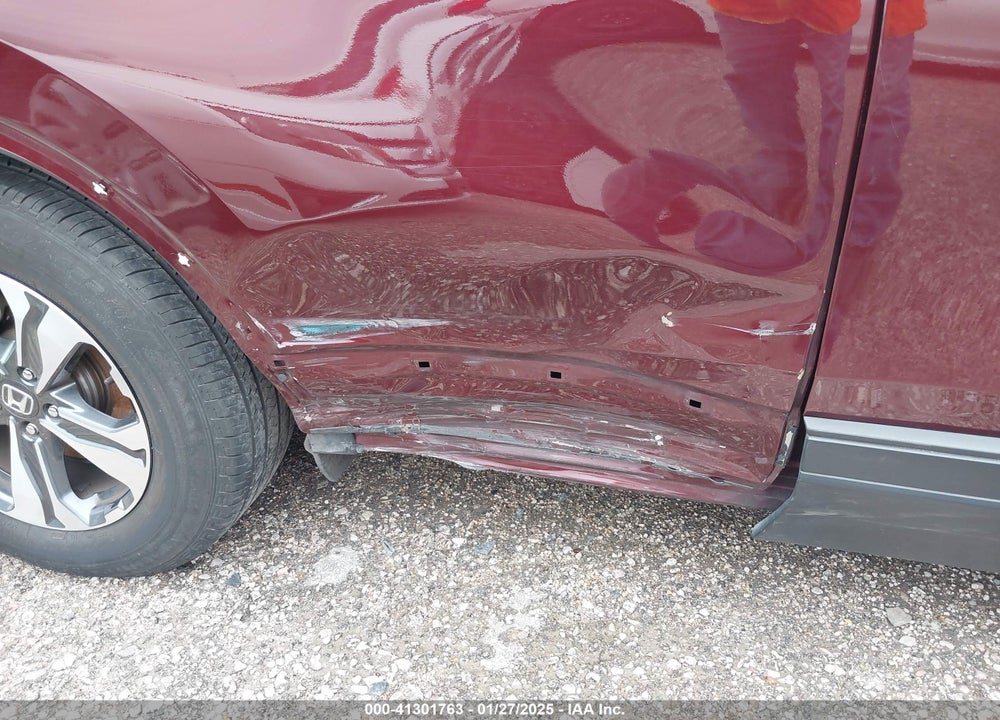 2019 HONDA CR-V LX VIN: 2HKRW5H33KH402957