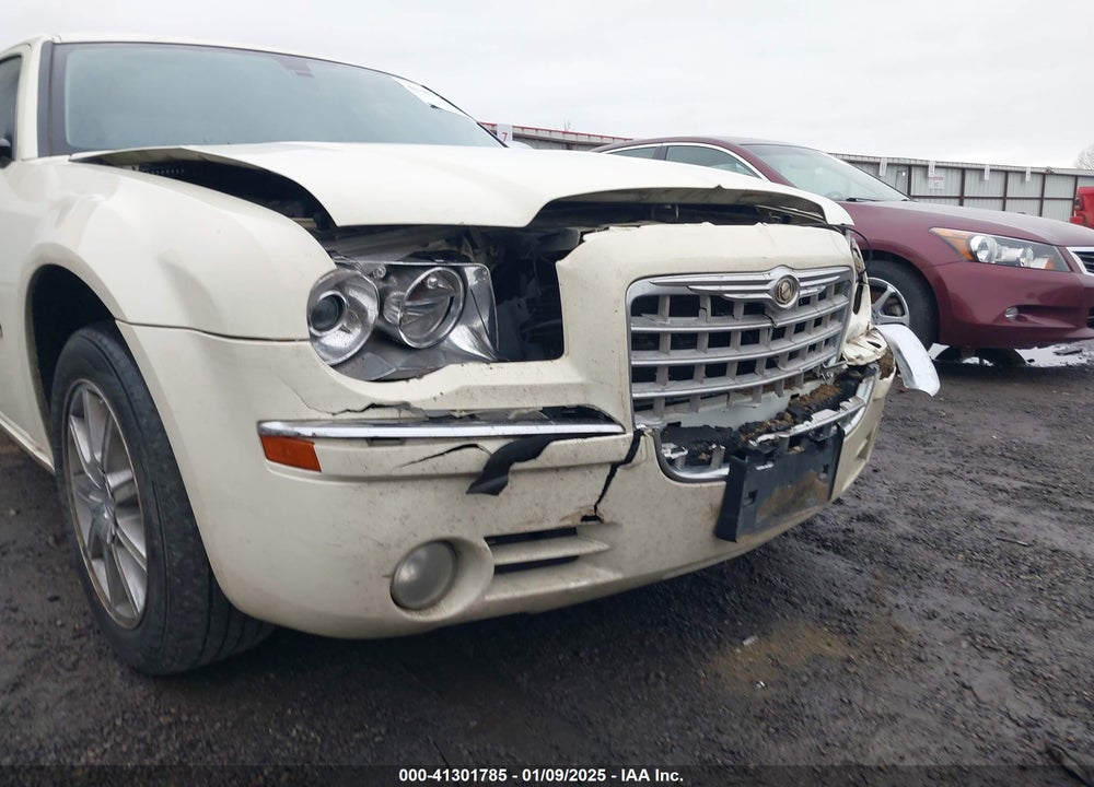 2008 CHRYSLER 300C VIN: 2C3KK63H38H267569