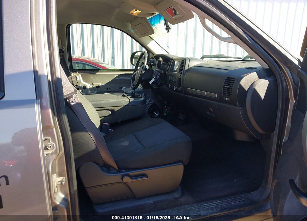 2013 CHEVROLET SILVERADO 1500 LT VIN: 3GCPCSE01DG109689