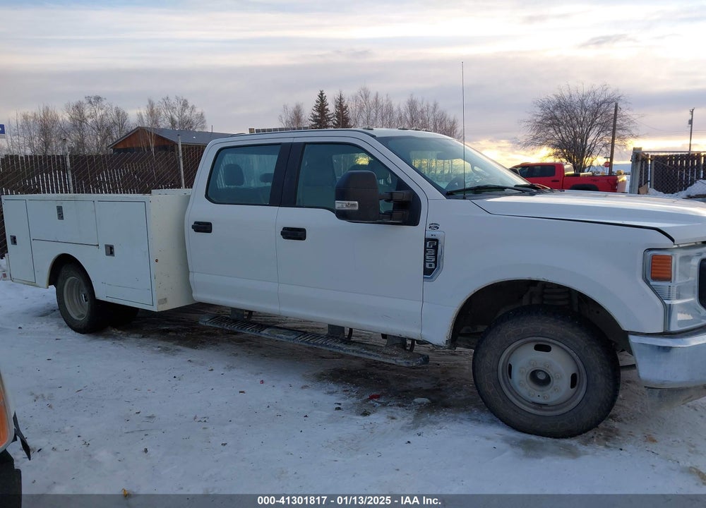 2020 FORD F-350 CHASSIS XL VIN: 1FD8W3G69LEC64138