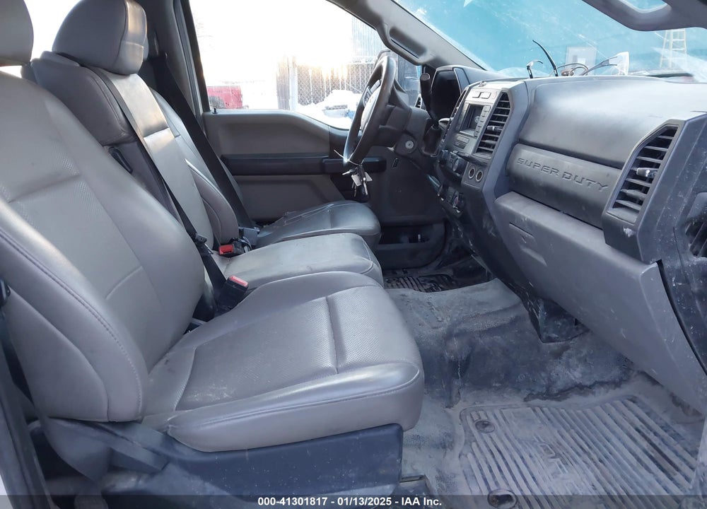 2020 FORD F-350 CHASSIS XL VIN: 1FD8W3G69LEC64138