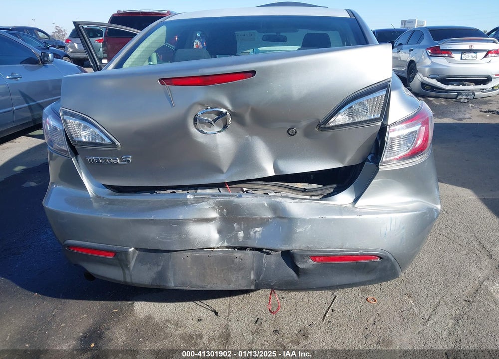2011 MAZDA MAZDA3 VIN: JM1BL1UG4B1456934