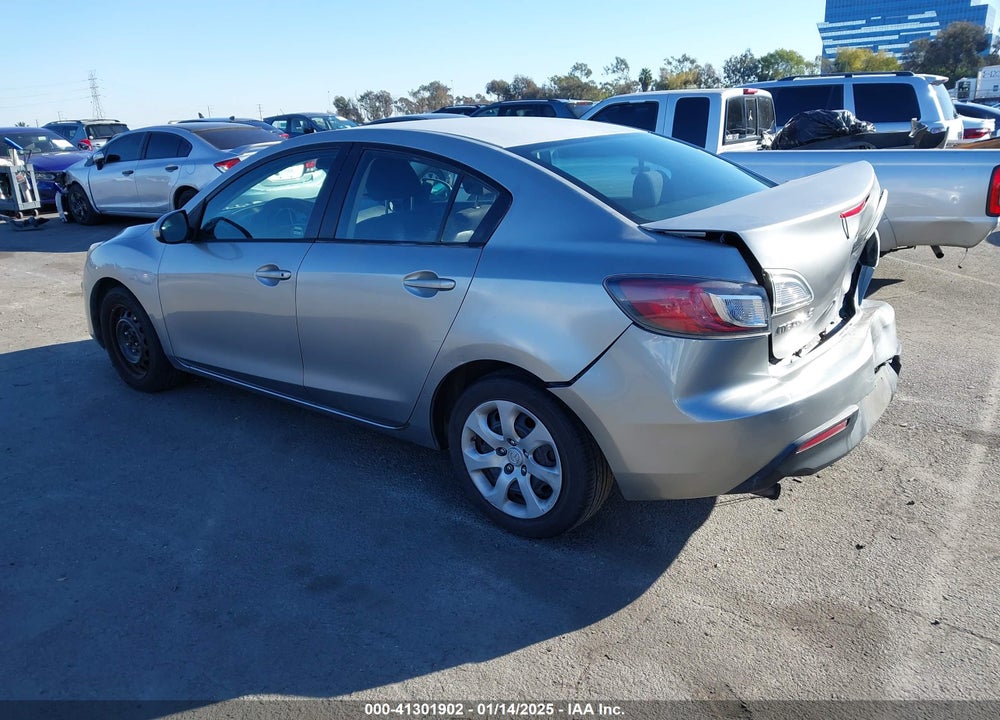 2011 MAZDA MAZDA3 VIN: JM1BL1UG4B1456934