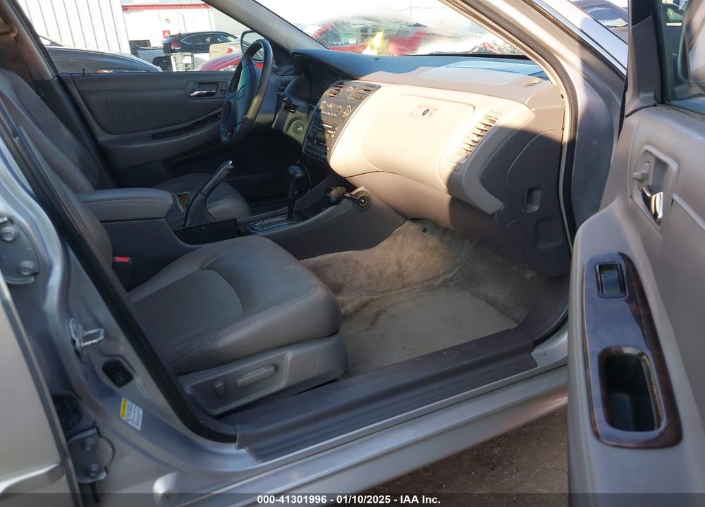 2002 HONDA ACCORD 3.0 EX VIN: 1HGCG16542A018047