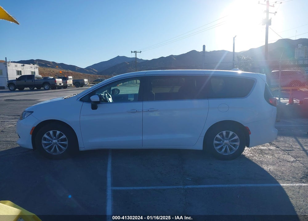 2017 CHRYSLER PACIFICA TOURING VIN: 2C4RC1DG9HR771019