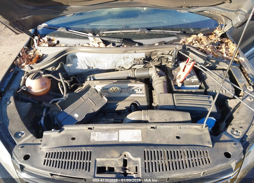 2016 VOLKSWAGEN TIGUAN SE VIN: WVGBV7AX6GW519359