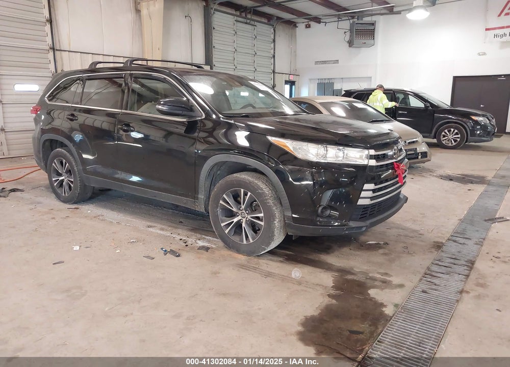 2019 TOYOTA HIGHLANDER LE VIN: 5TDZZRFHXKS328573