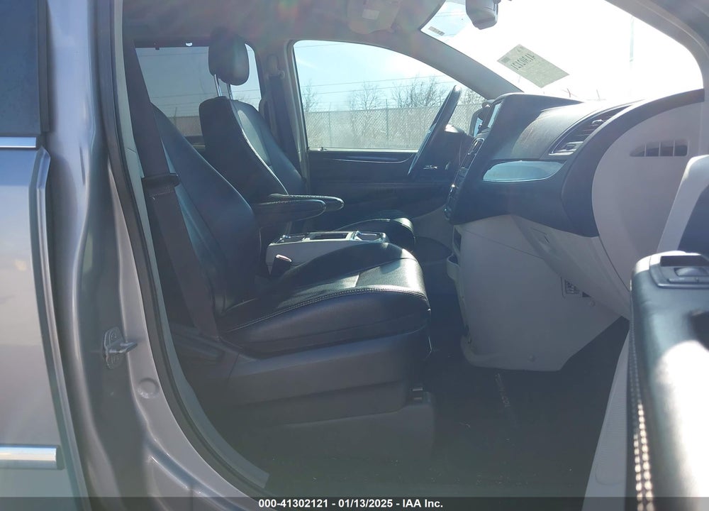 2014 CHRYSLER TOWN & COUNTRY TOURING VIN: 2C4RC1BG6ER470710