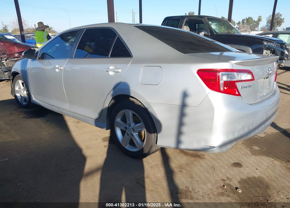 2013 TOYOTA CAMRY SE VIN: 4T1BF1FK0DU205060