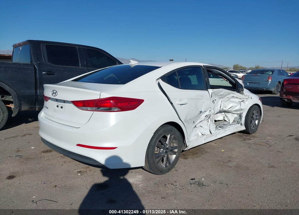 2018 HYUNDAI ELANTRA VIN: 5NPD84LF0JH272649