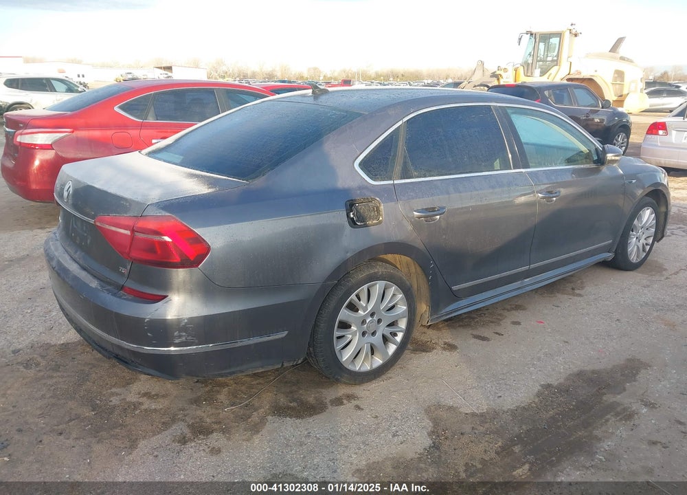 2017 VOLKSWAGEN PASSAT 1.8T R-LINE VIN: 1VWDT7A35HC049387