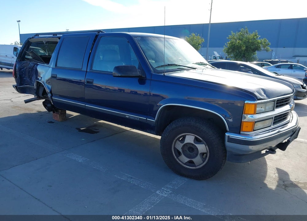 1999 CHEVROLET SUBURBAN 1500 LT VIN: 3GNFK16R7XG179747