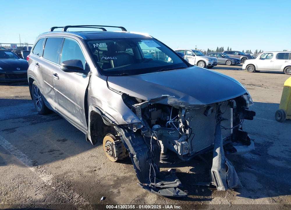 2018 TOYOTA HIGHLANDER XLE VIN: 5TDJZRFH1JS537728