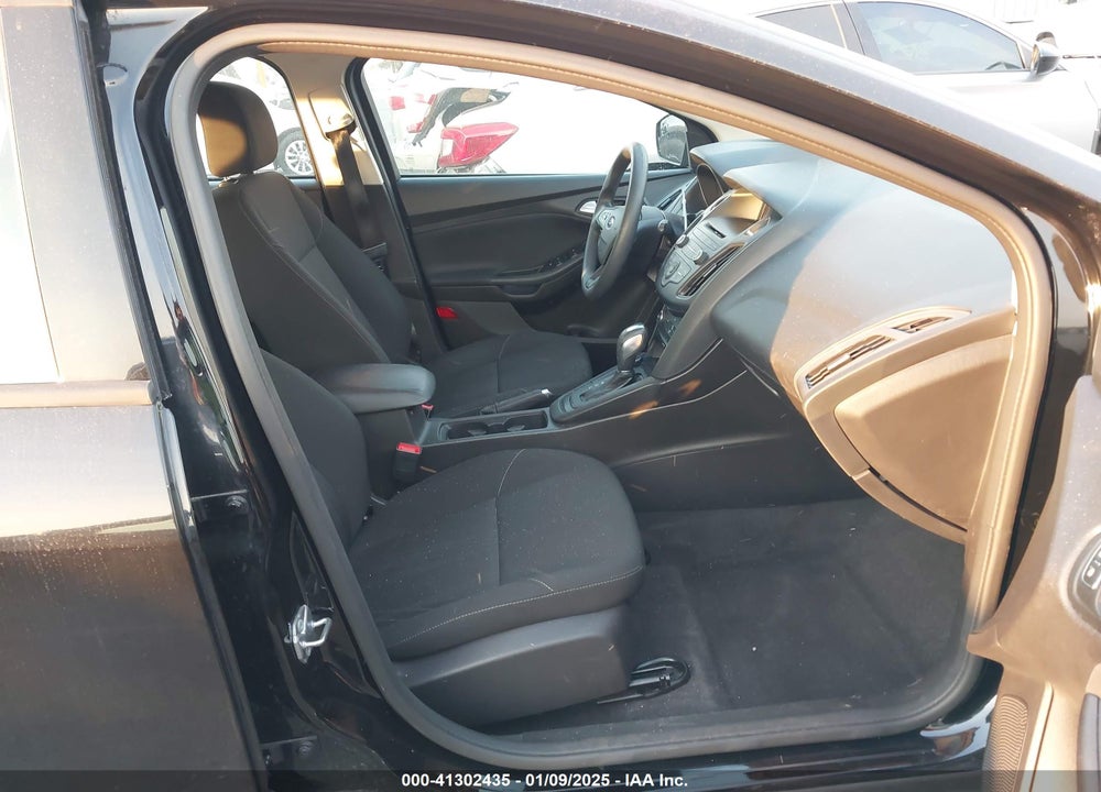 2016 FORD FOCUS SE VIN: 1FADP3K26GL289896