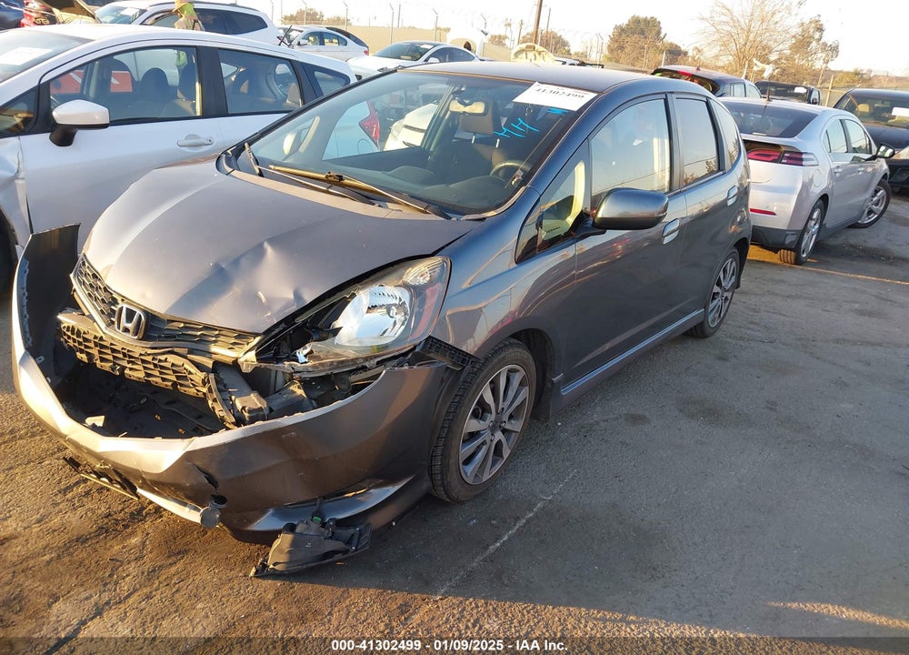 2013 HONDA FIT VIN: JHMGE8H58DC007473