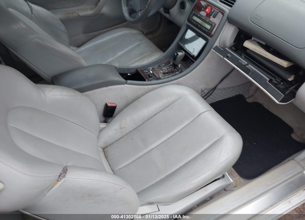 2001 MERCEDES-BENZ CLK 320 VIN: WDBLK65G71T058136