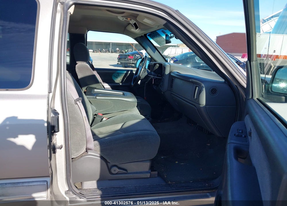 2003 CHEVROLET SILVERADO 1500 LS VIN: 2GCEC19V931168701