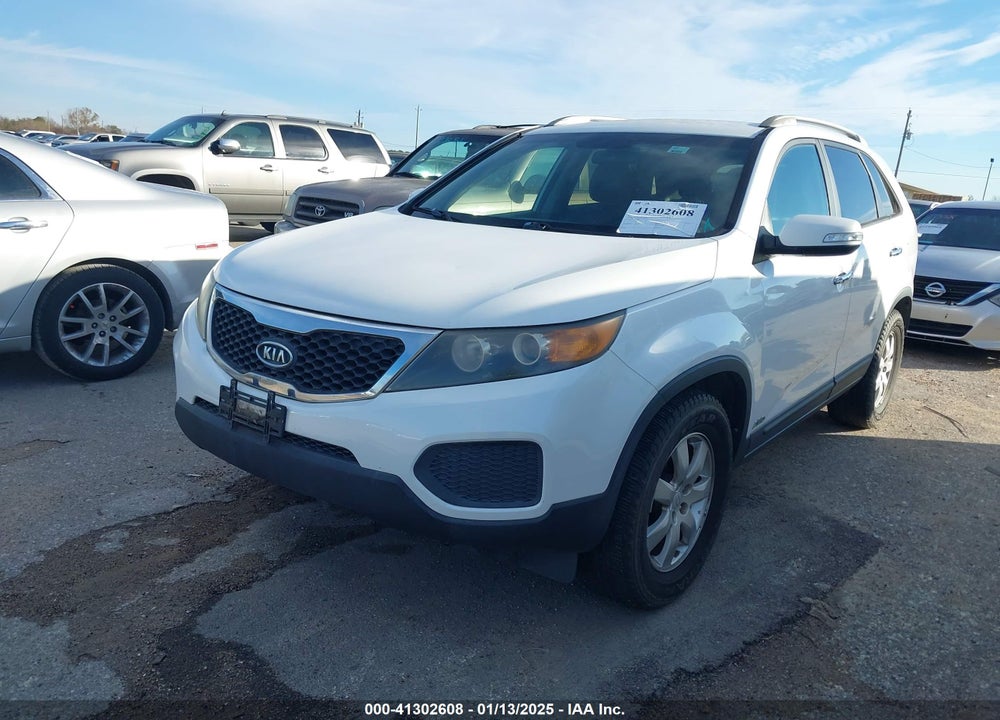 2011 KIA SORENTO LX V6 VIN: 5XYKTDA28BG163743