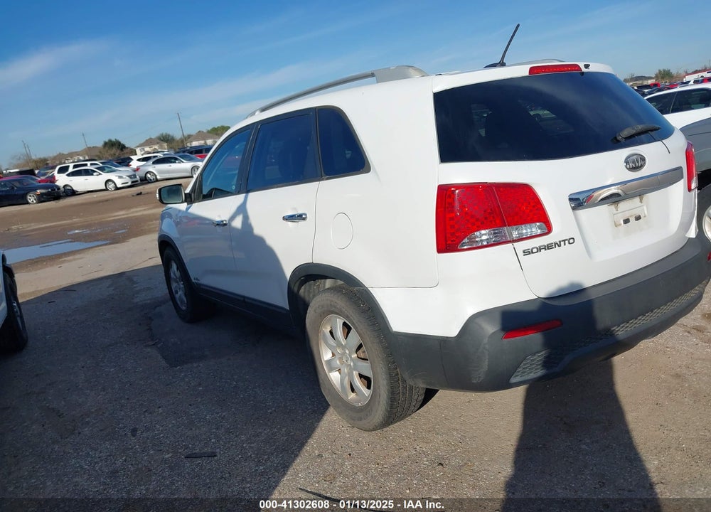 2011 KIA SORENTO LX V6 VIN: 5XYKTDA28BG163743