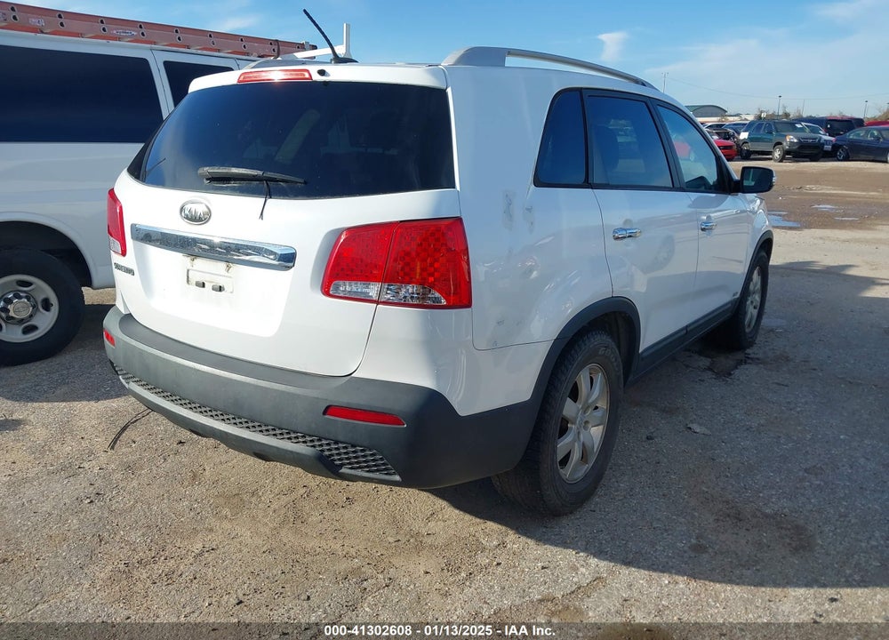2011 KIA SORENTO LX V6 VIN: 5XYKTDA28BG163743