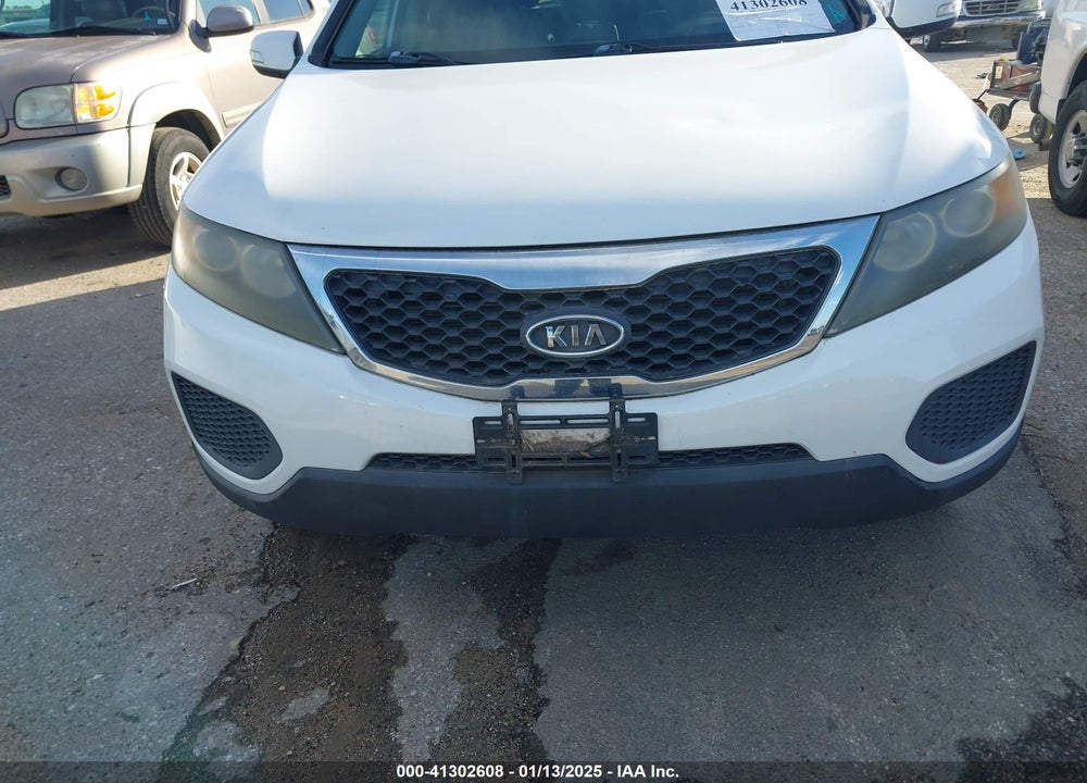 2011 KIA SORENTO LX V6 VIN: 5XYKTDA28BG163743