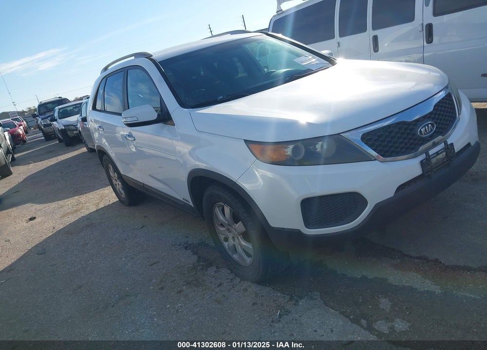 2011 KIA SORENTO LX V6 VIN: 5XYKTDA28BG163743