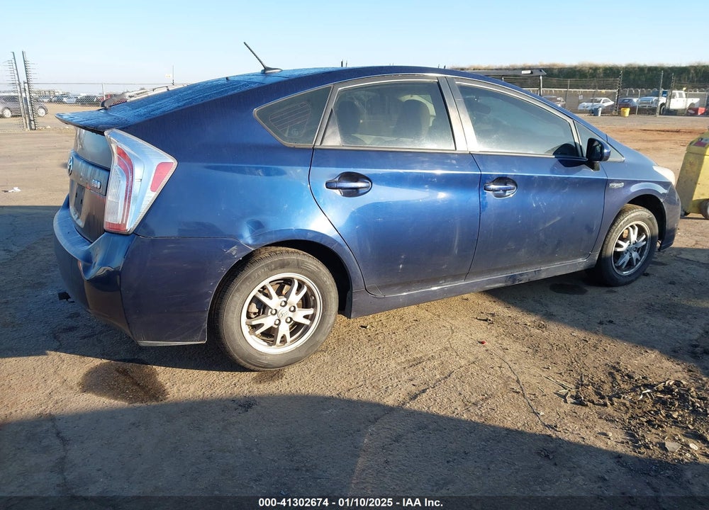 2014 TOYOTA PRIUS VIN: JTDKN3DUXE1745624