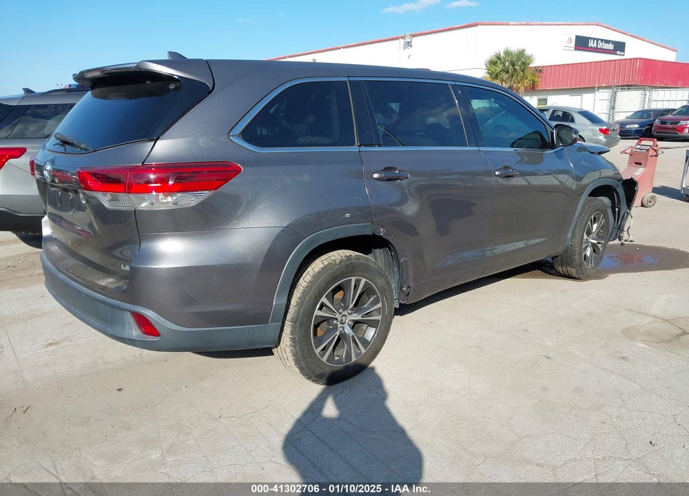 2018 TOYOTA HIGHLANDER VIN: 5TDZZRFH1JS278483