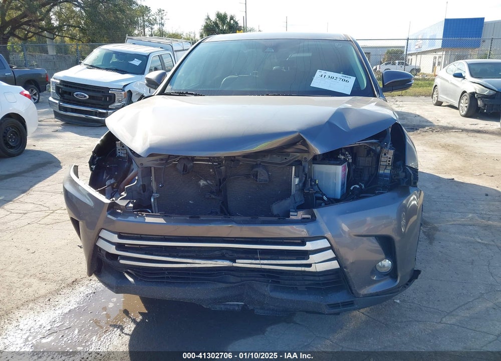 2018 TOYOTA HIGHLANDER VIN: 5TDZZRFH1JS278483