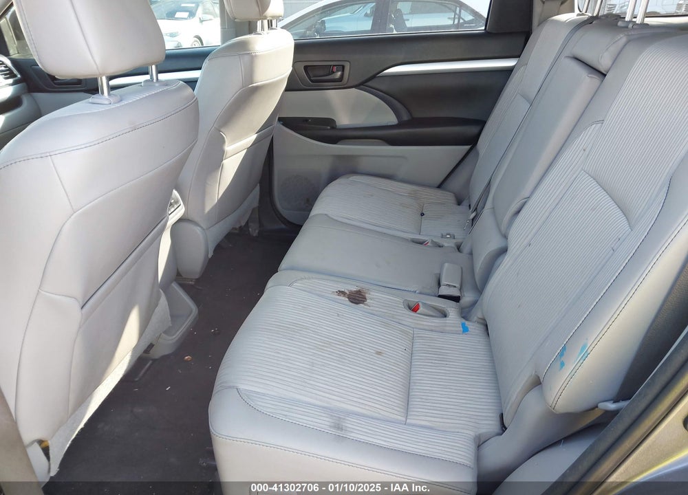 2018 TOYOTA HIGHLANDER VIN: 5TDZZRFH1JS278483