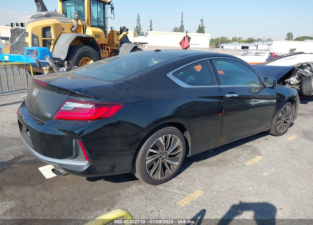 2017 HONDA ACCORD VIN: 1HGCT2A86HA000807