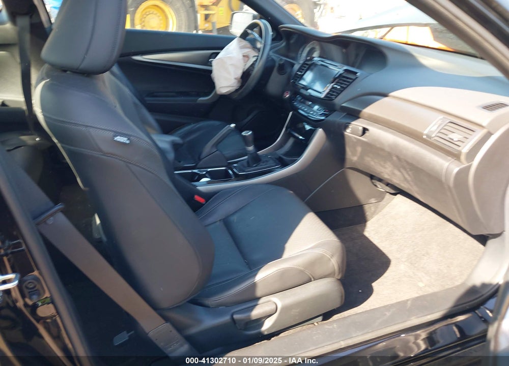 2017 HONDA ACCORD VIN: 1HGCT2A86HA000807