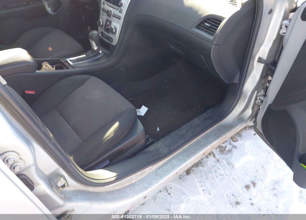 2011 CHEVROLET MALIBU VIN: 1G1ZC5E10BF196639