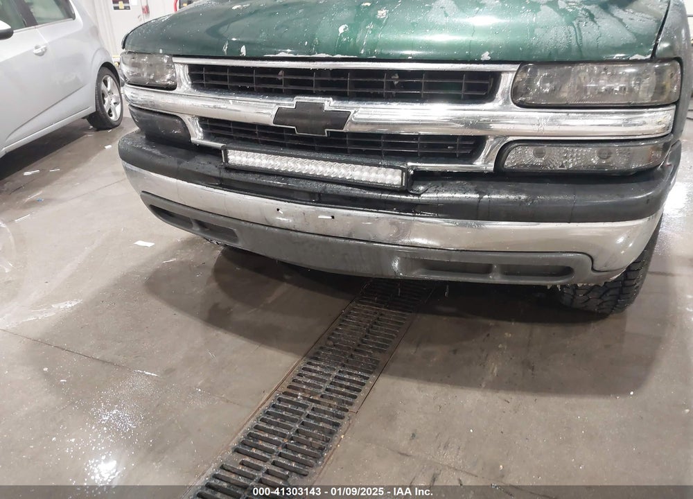 2004 CHEVROLET TAHOE LT VIN: 1GNEC13Z44R118820