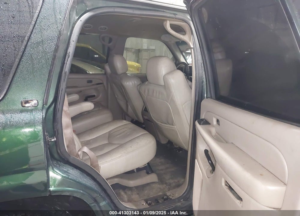 2004 CHEVROLET TAHOE LT VIN: 1GNEC13Z44R118820