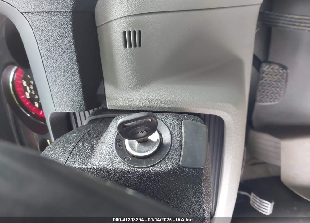 2011 GMC ACADIA SLE VIN: 1GKKVPED2BJ273649