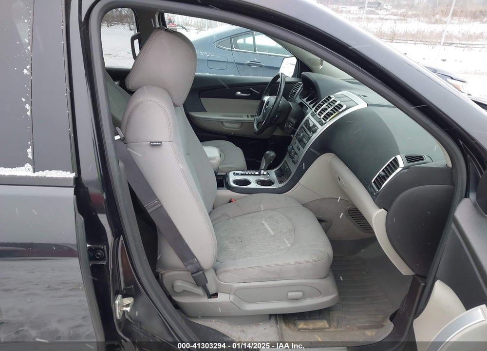 2011 GMC ACADIA SLE VIN: 1GKKVPED2BJ273649