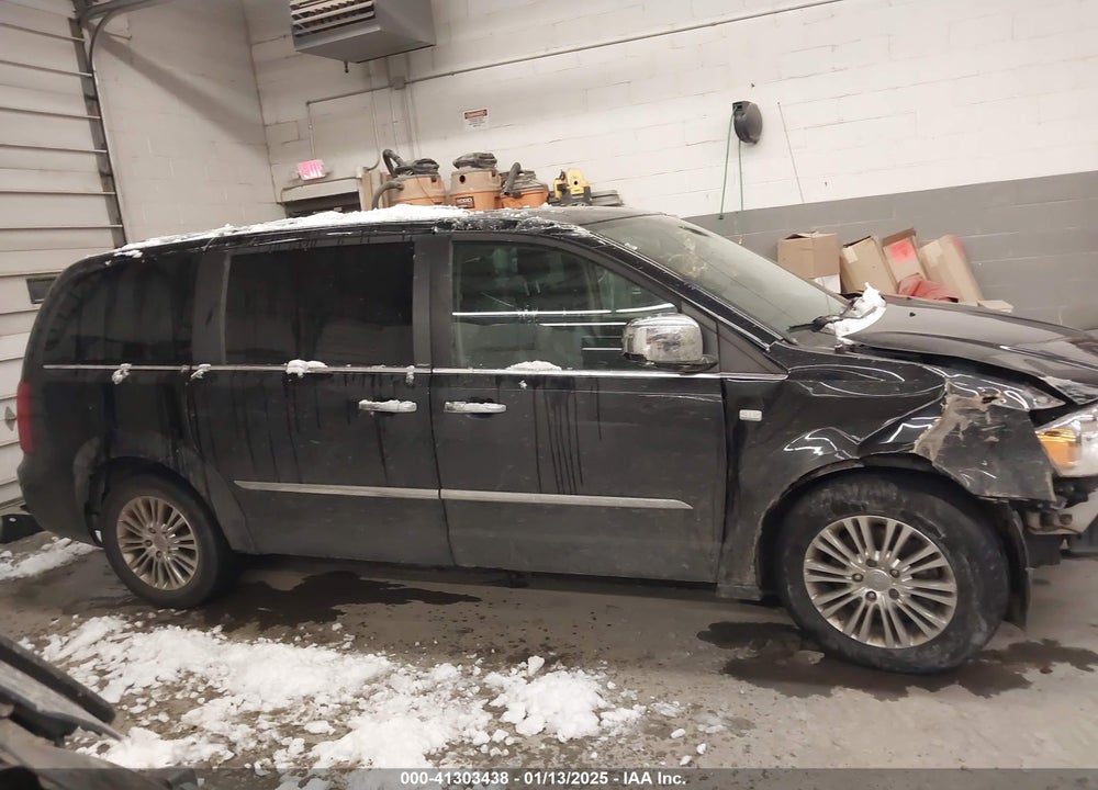 2014 CHRYSLER TOWN & COUNTRY TOURING-L 30TH ANNIVERSARY VIN: 2C4RC1CG7ER192687