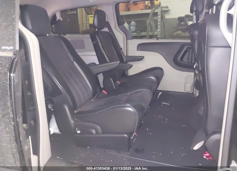 2014 CHRYSLER TOWN & COUNTRY TOURING-L 30TH ANNIVERSARY VIN: 2C4RC1CG7ER192687
