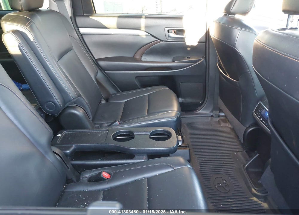 2017 TOYOTA HIGHLANDER XLE VIN: 5TDJZRFH3HS378351
