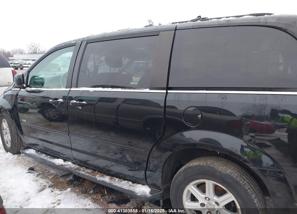 2008 CHRYSLER TOWN & COUNTRY TOURING VIN: 2A8HR54P98R769345
