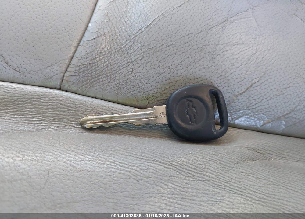 2007 CHEVROLET SUBURBAN 1500 LT VIN: 1GNFC16027J235512