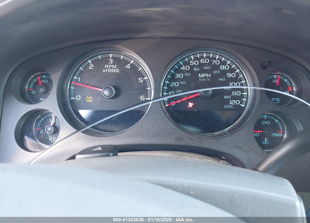 2007 CHEVROLET SUBURBAN 1500 LT VIN: 1GNFC16027J235512