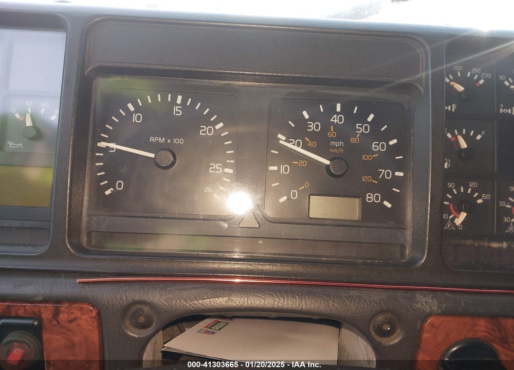 1999 VOLVO VN VIN: 4VG7DERH5XN777691