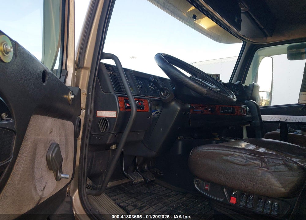 1999 VOLVO VN VIN: 4VG7DERH5XN777691
