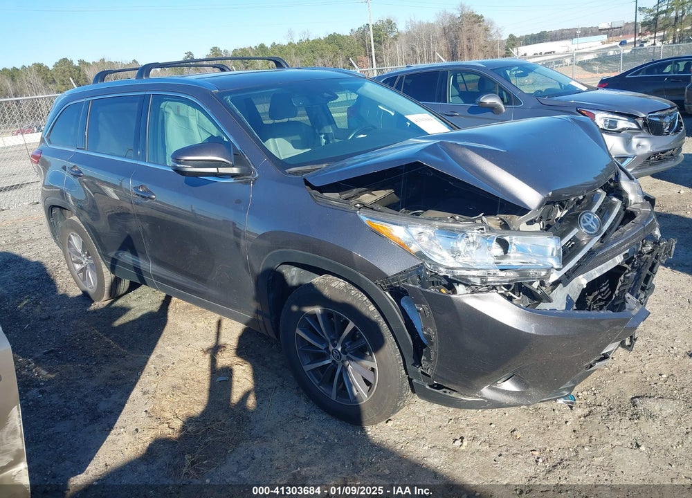 2019 TOYOTA HIGHLANDER XLE VIN: 5TDKZRFH2KS338158
